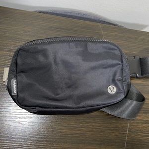 lululemon belt bag